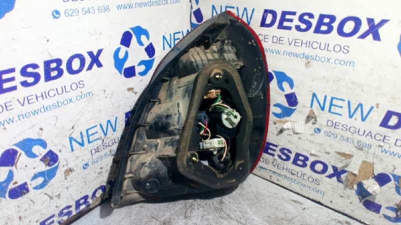 Recambio de PILOTO TRASERO IZQUIERDO para TOYOTA COROLLA (E12) 1.6 Linea Luna Berlina 3ZZFE referencia OEM IAM 22076587L   - GRIS 2