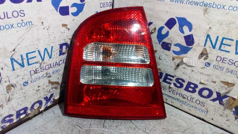 Recambio de PILOTO TRASERO IZQUIERDO para SKODA OCTAVIA BERLINA (1U2) 1.9 TDI ASV referencia OEM IAM ZSB1U6945095   - PLATA