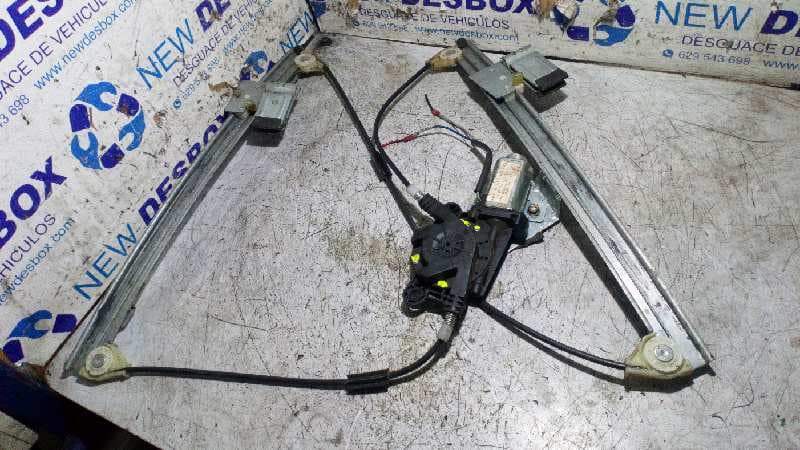 Recambio de ELEVALUNAS DELANTERO IZQUIERDO para VOLKSWAGEN GOLF III BERLINA (1H1) 1.8 1Y referencia OEM IAM 358764   - ROJO