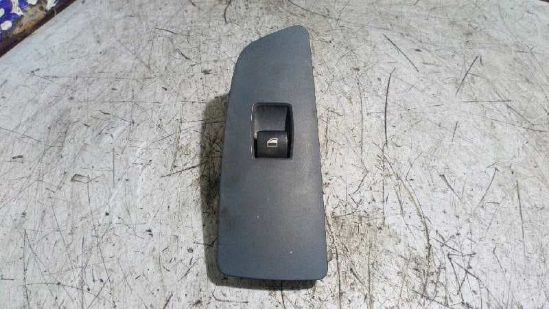 Recambio de MANDO ELEVALUNAS DELANTERO DERECHO para BMW SERIE 1 BERLINA (E81/E87) 2.0 16V Diesel CAT M47T2 referencia OEM IAM 6935534   - GRIS
