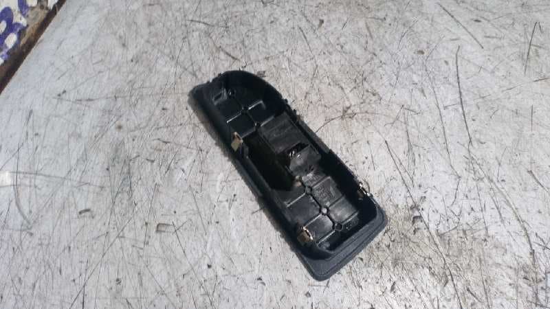 Recambio de MANDO ELEVALUNAS DELANTERO DERECHO para BMW SERIE 1 BERLINA (E81/E87) 2.0 16V Diesel CAT M47T2 referencia OEM IAM 6935534   - GRIS 2