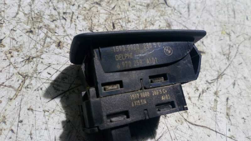 Recambio de MANDO ELEVALUNAS TRASERO DERECHO para BMW SERIE 1 BERLINA (E81/E87) 2.0 16V Diesel CAT M47T2 referencia OEM IAM 6970259   - GRIS 2