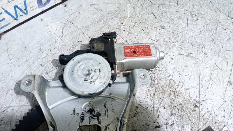 Recambio de ELEVALUNAS DELANTERO DERECHO para CHEVROLET KALOS B12S1 referencia OEM IAM 96541738   - BLANCO 2