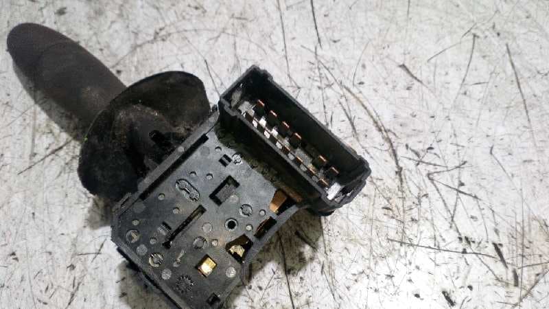 Recambio de MANDO LIMPIA para RENAULT MASTER II PH. 2 DOKA/PR. FGST 2.5 Diesel CAT G9UA754 referencia OEM IAM 8200199519   - BLANCO 5