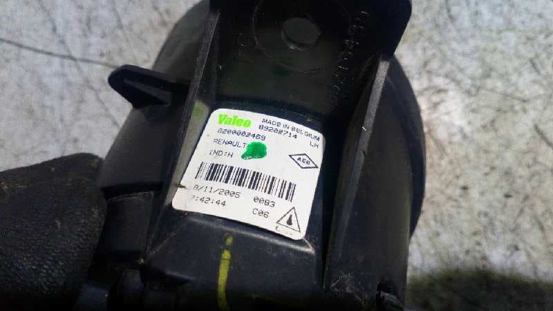 Recambio de FARO ANTINIEBLA IZQUIERDO para RENAULT CLIO III 1.5 dCi Diesel K9K N7 referencia OEM IAM 8200002469   - GRIS 4