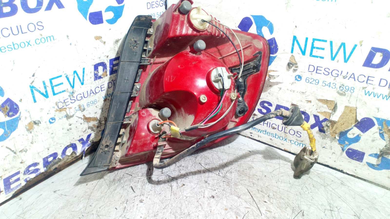 Recambio de PILOTO TRASERO IZQUIERDO para HYUNDAI ACCENT (X3) 1.3 GLS G4EA referencia OEM IAM    - BLANCO 2