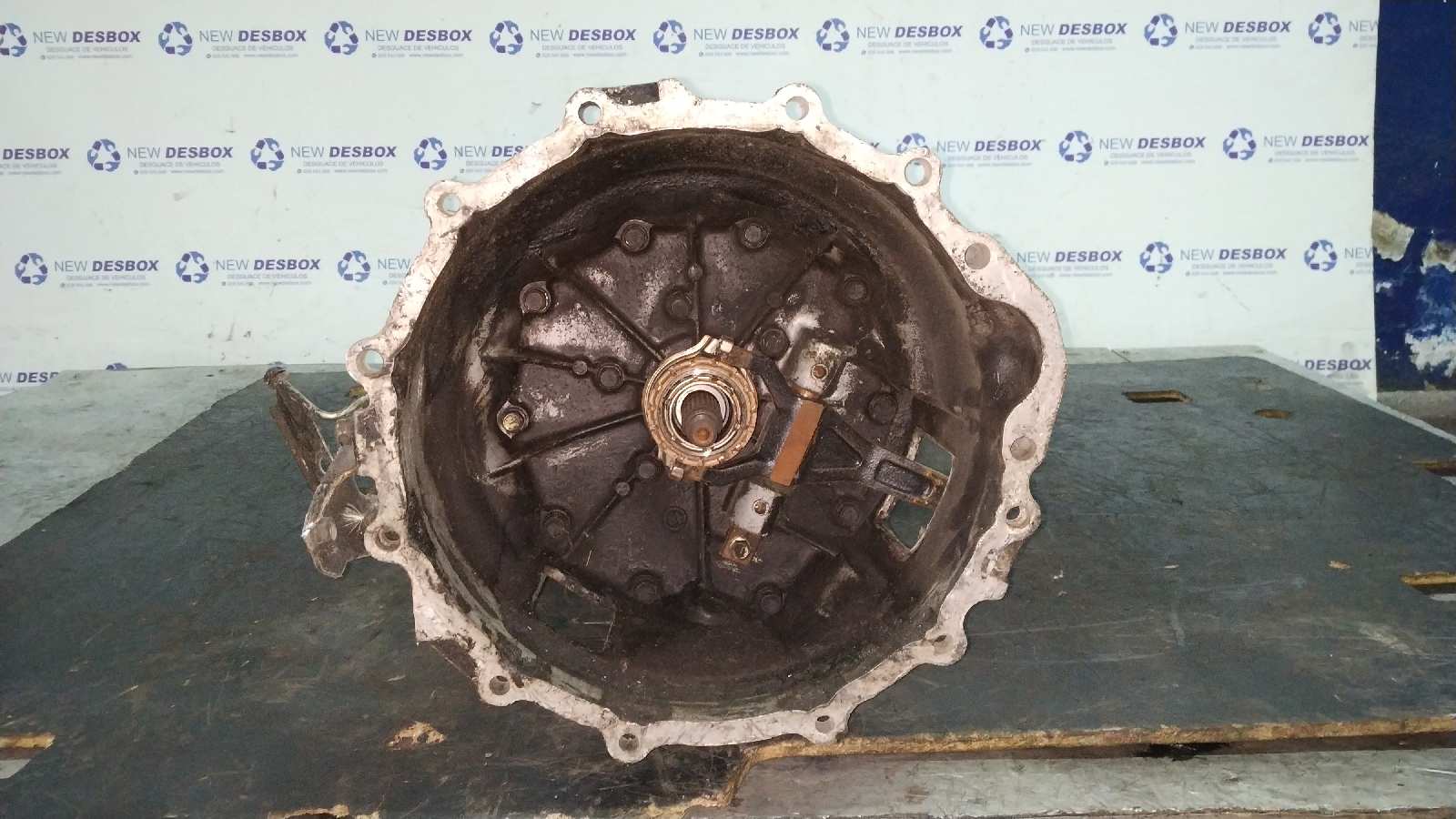 Recambio de CAJA CAMBIOS para MITSUBISHI MONTERO (V20/V40) 4M40T referencia OEM IAM V5M31