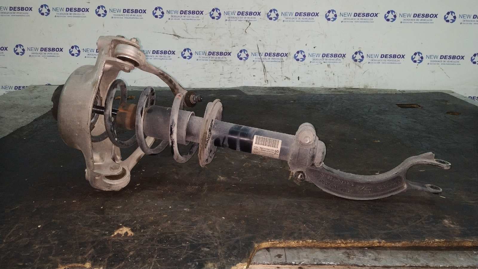 Recambio de AMORTIGUADOR DELANTERO DERECHO para AUDI A4 BER. (B8) Basis CAG referencia OEM IAM 8K0413031AE   - NEGRO