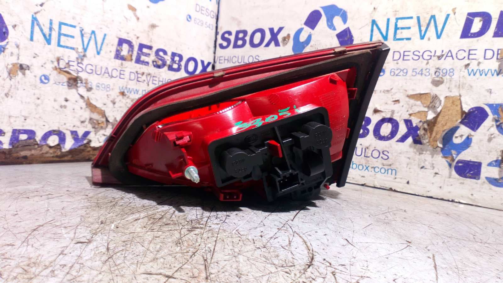Recambio de PILOTO PORTON IZQUIERDO para AUDI A4 BER. (B8) Basis CAG referencia OEM IAM 166973   - NEGRO 4