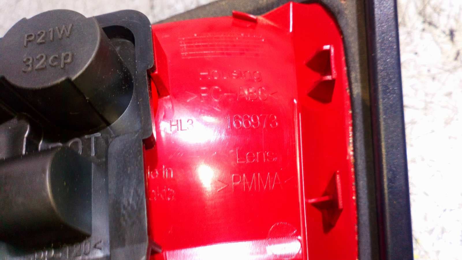 Recambio de PILOTO PORTON IZQUIERDO para AUDI A4 BER. (B8) Basis CAG referencia OEM IAM 166973   - NEGRO 3