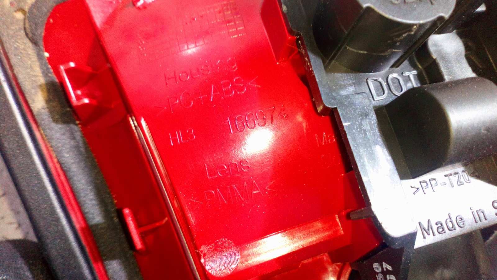 Recambio de PILOTO PORTON DERECHO para AUDI A4 BER. (B8) Basis CAG referencia OEM IAM 166974   - NEGRO 2
