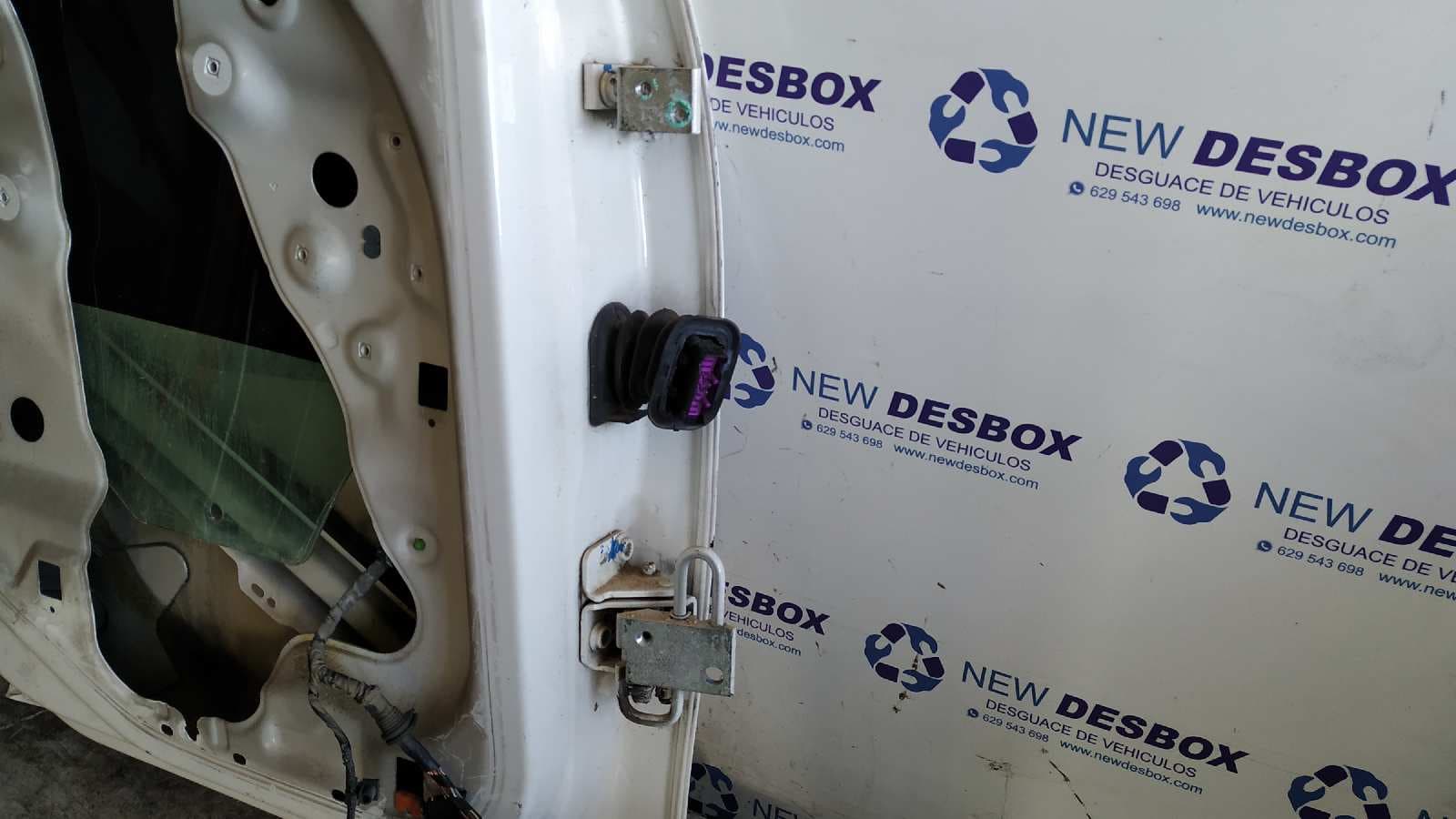 Recambio de PUERTA TRASERA IZQUIERDA para SEAT ALTEA XL (5P5) Reference BSE referencia OEM IAM    - BLANCO 4