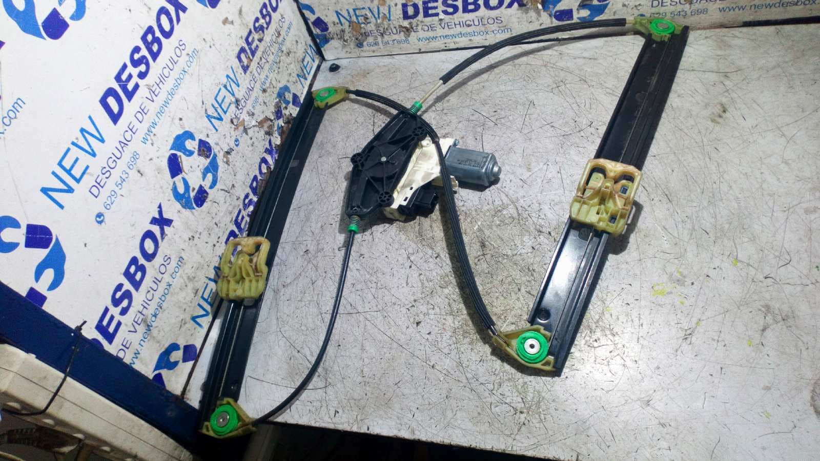 Recambio de ELEVALUNAS DELANTERO IZQUIERDO para AUDI A4 BER. (B8) Basis CAG referencia OEM IAM 8K0959801   - NEGRO 2