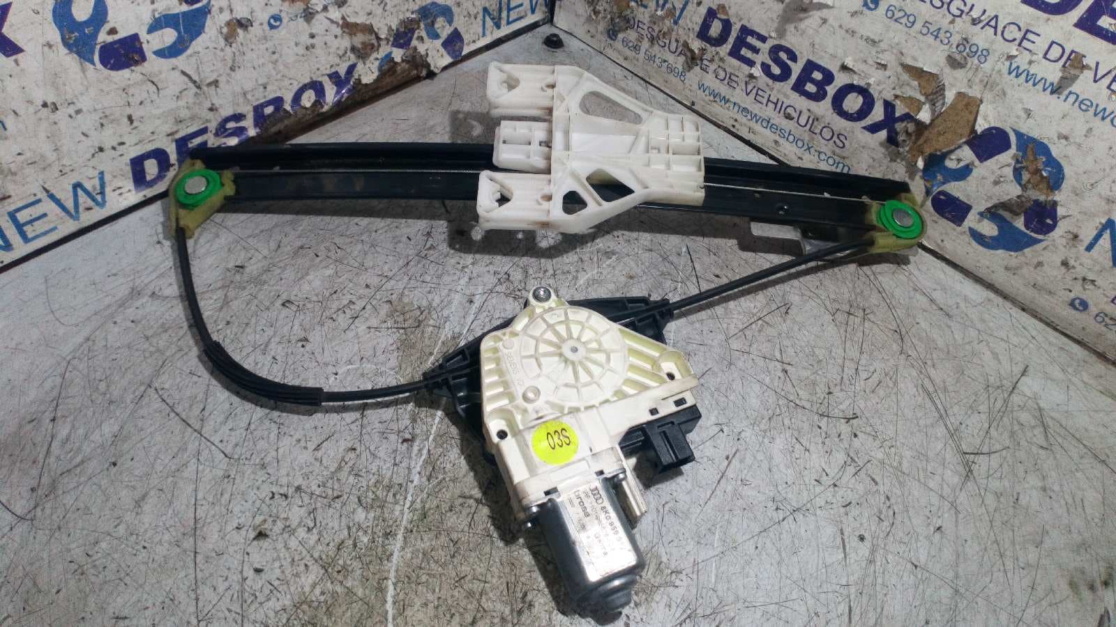 Recambio de ELEVALUNAS TRASERO IZQUIERDO para AUDI A4 BER. (B8) Basis CAG referencia OEM IAM 8K0959811   - NEGRO