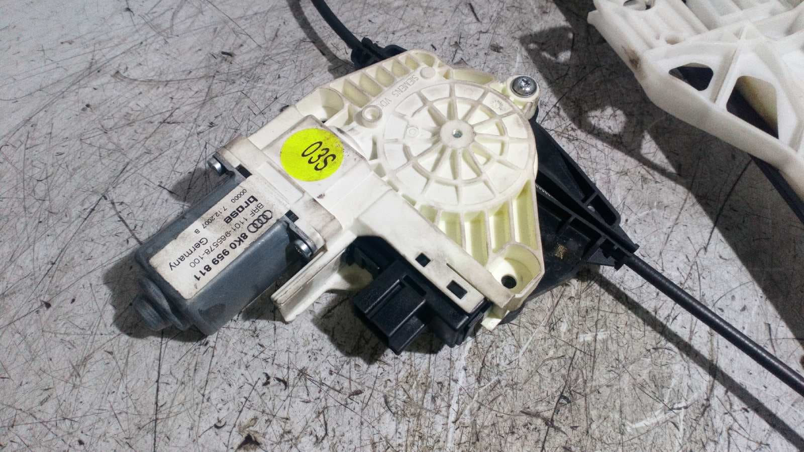 Recambio de ELEVALUNAS TRASERO IZQUIERDO para AUDI A4 BER. (B8) Basis CAG referencia OEM IAM 8K0959811   - NEGRO 4