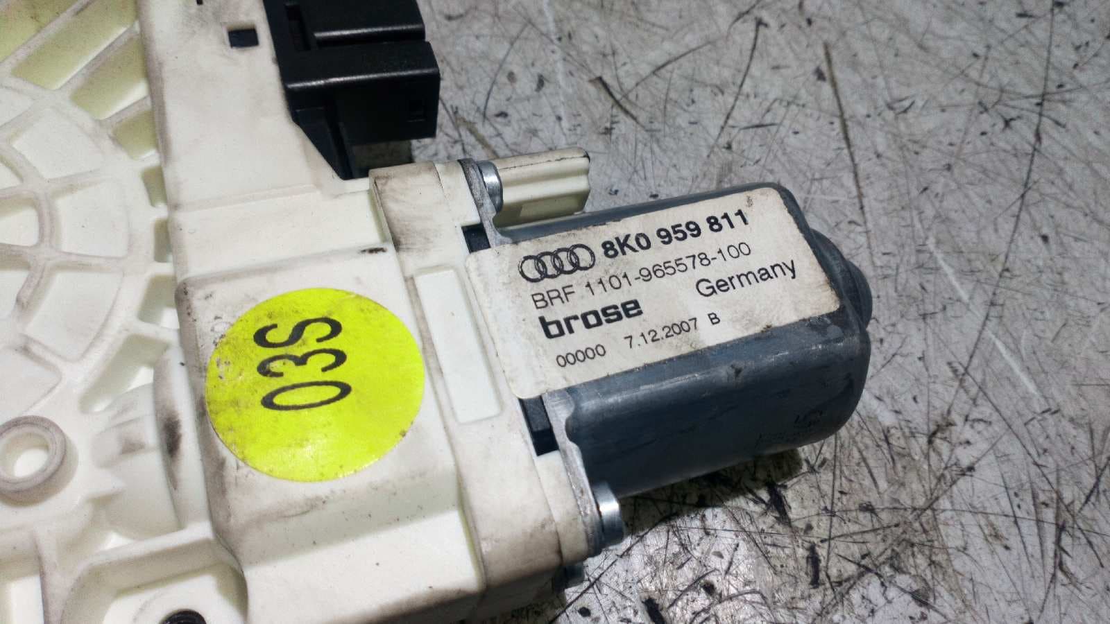 Recambio de ELEVALUNAS TRASERO IZQUIERDO para AUDI A4 BER. (B8) Basis CAG referencia OEM IAM 8K0959811   - NEGRO 3