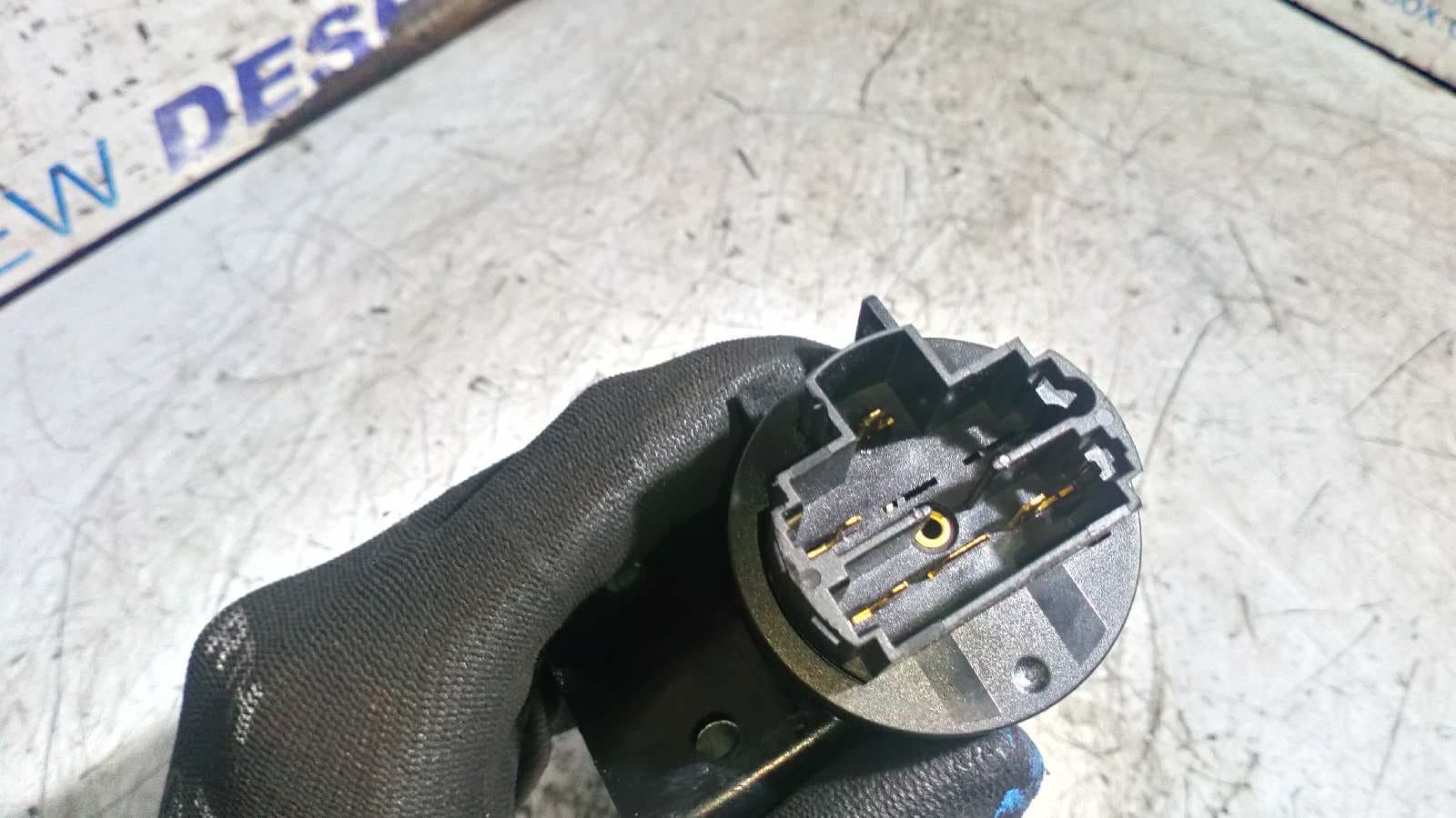 Recambio de CONMUTADOR DE ARRANQUE para FIAT IDEA (135) 1.4 16V Active (I+A) 843A1000 referencia OEM IAM 61001500   - BLANCO 5