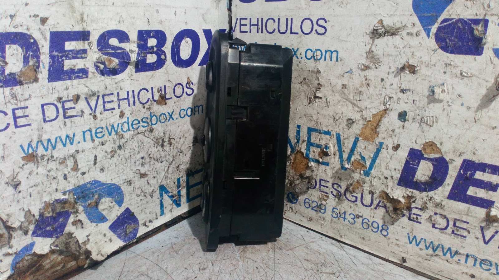 Recambio de MANDO ELEVALUNAS DELANTERO IZQUIERDO para HYUNDAI COUPE (J2) 1.6 16V CAT G4GR referencia OEM IAM 9357027000A   - PLATA 4