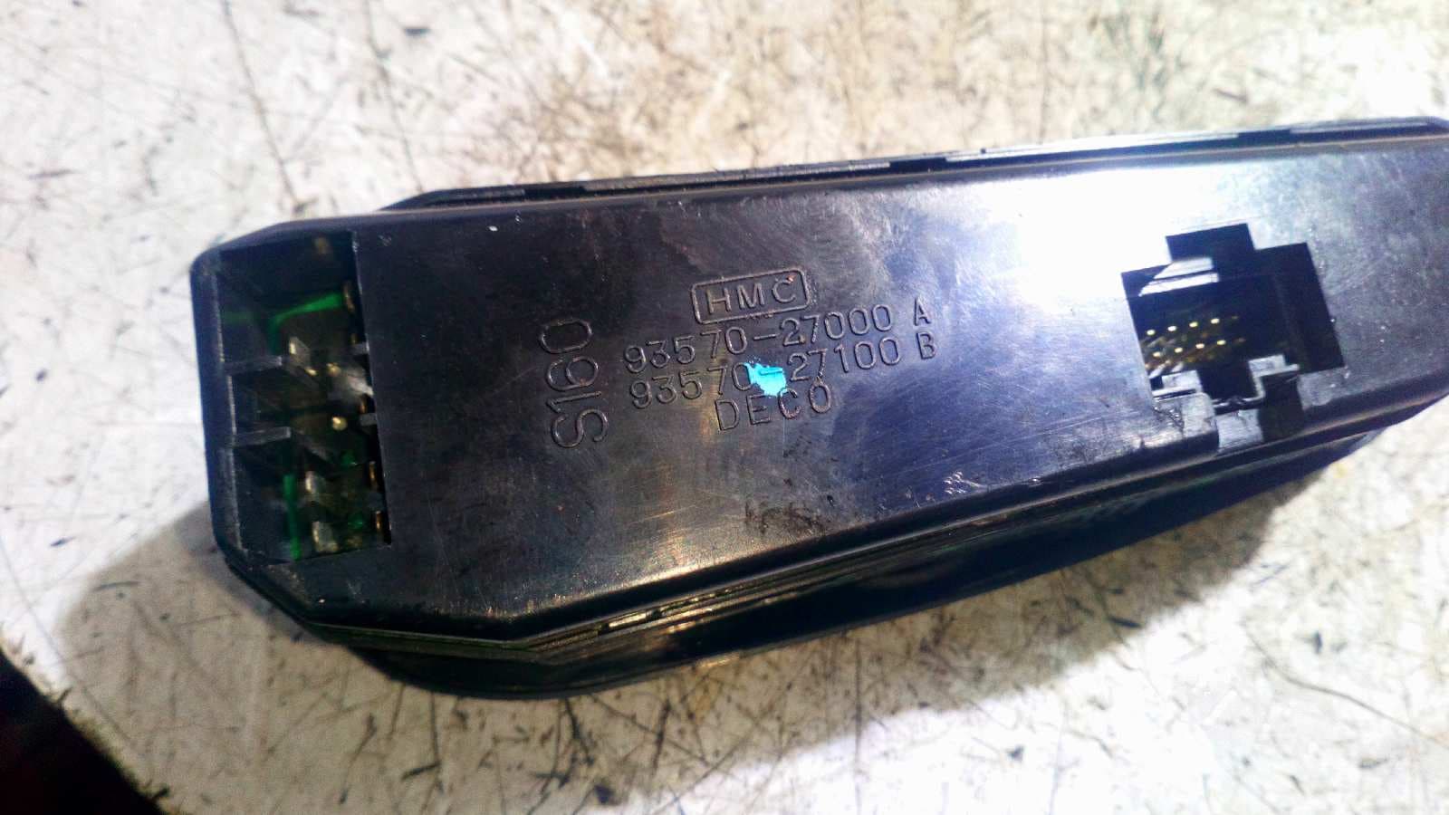 Recambio de MANDO ELEVALUNAS DELANTERO IZQUIERDO para HYUNDAI COUPE (J2) 1.6 16V CAT G4GR referencia OEM IAM 9357027000A   - PLATA 5