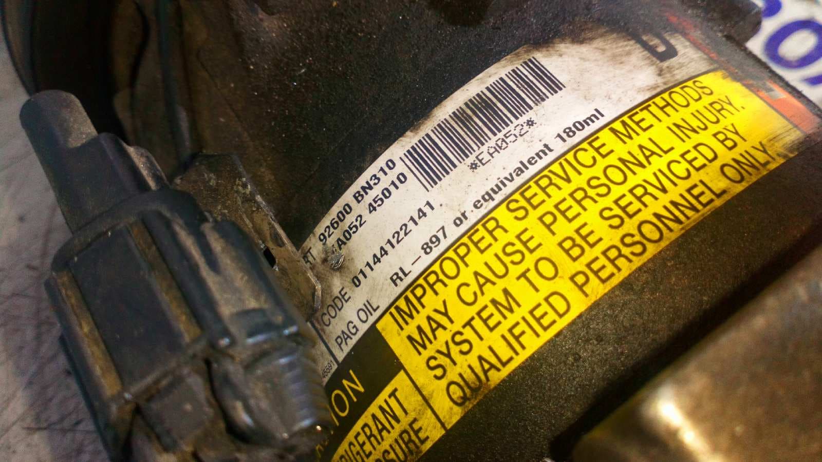 Recambio de COMPRESOR AIRE ACONDICIONADO para NISSAN ALMERA TINO (V10M) 2.2 dCi Diesel CAT YD22DDT referencia OEM IAM 92600BN310   - PLATA 6