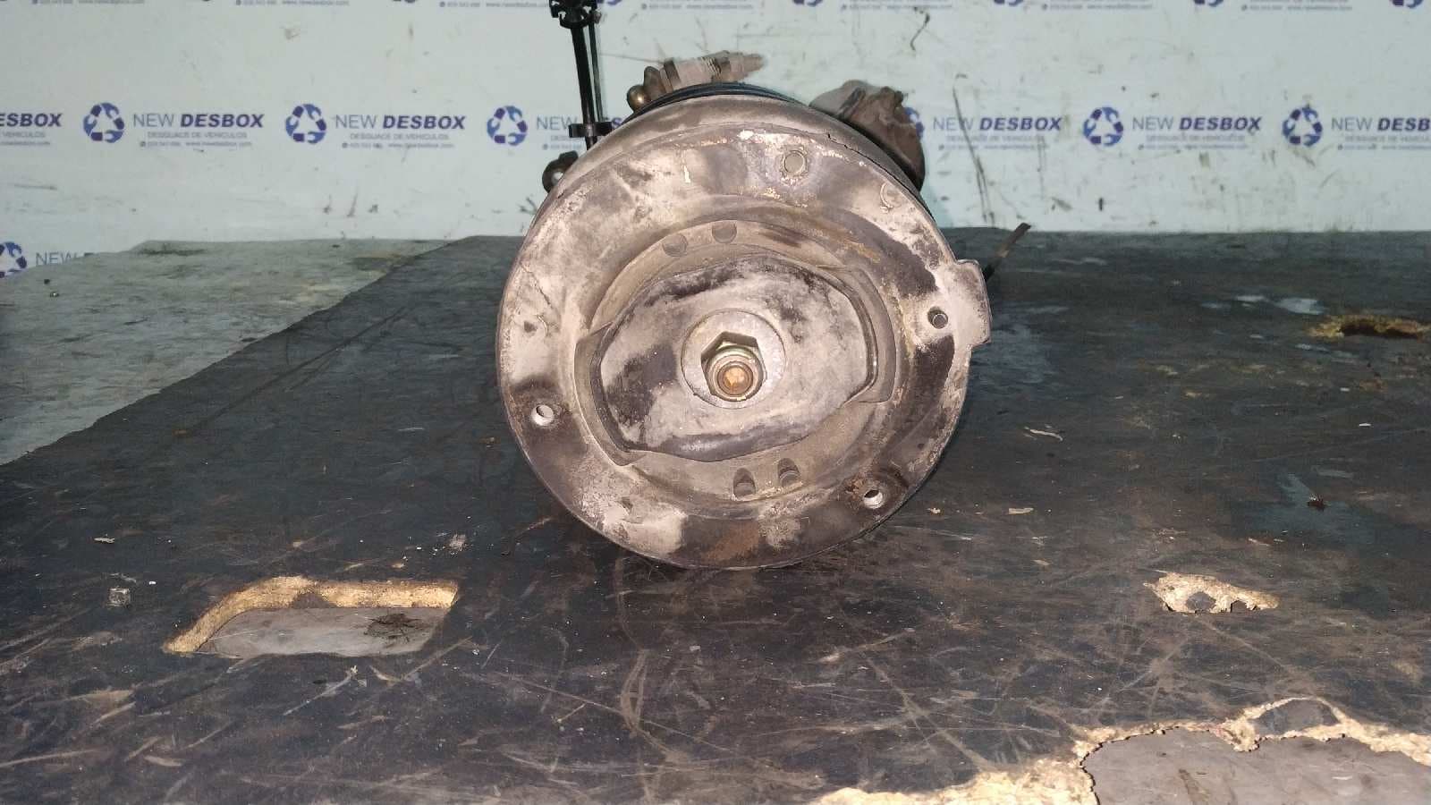 Recambio de MANGUETA DELANTERA DERECHA para PEUGEOT 607 (S1) Básico 4HXDW12TED4FAP referencia OEM IAM    - AZUL 2