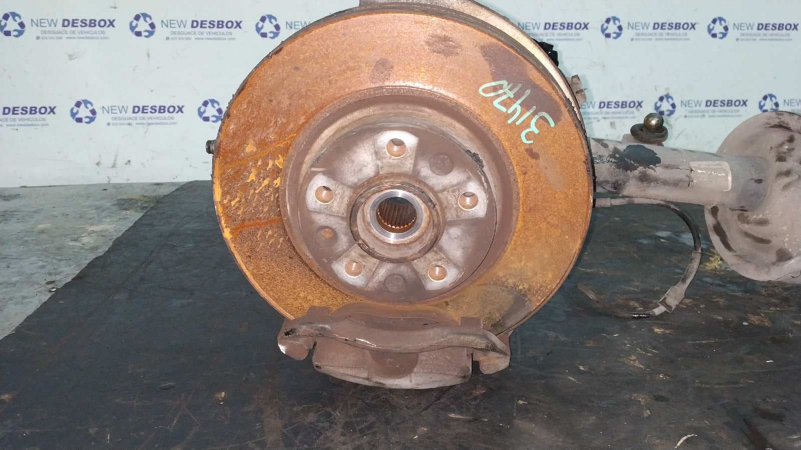 Recambio de MANGUETA DELANTERA DERECHA para PEUGEOT 607 (S1) Básico 4HXDW12TED4FAP referencia OEM IAM    - AZUL 3
