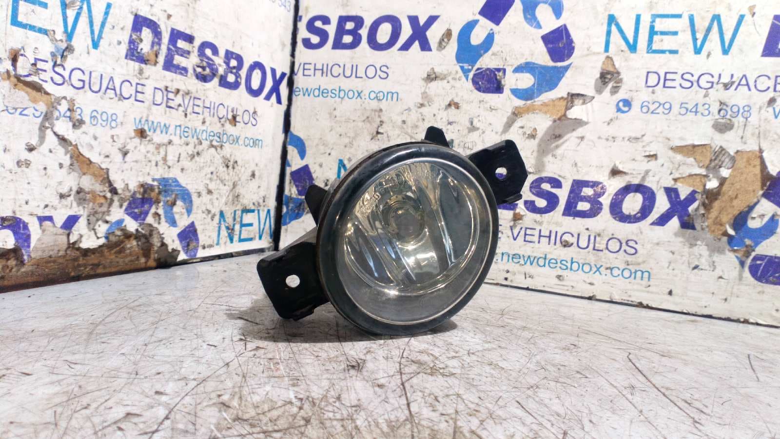 Recambio de FARO ANTINIEBLA IZQUIERDO para RENAULT CLIO III 1.5 dCi Diesel K9K N7 referencia OEM IAM 8200002469   - AZUL 2