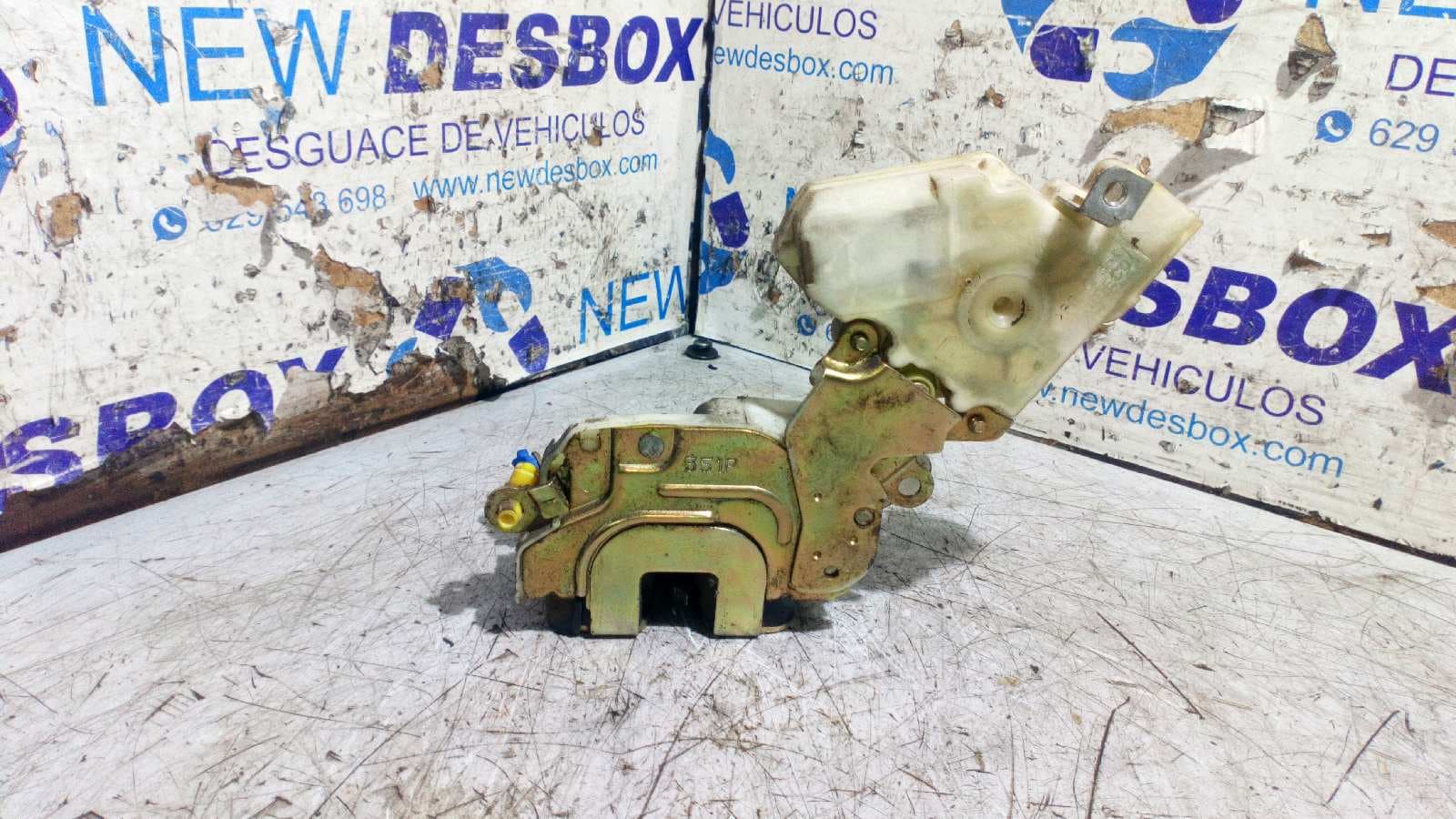 Recambio de CERRADURA PUERTA DELANTERA IZQUIERDA para NISSAN TERRANO/TERRANO.II (R20) 2.7 Turbodiesel TD27 referencia OEM IAM 805539   - BLANCO 5