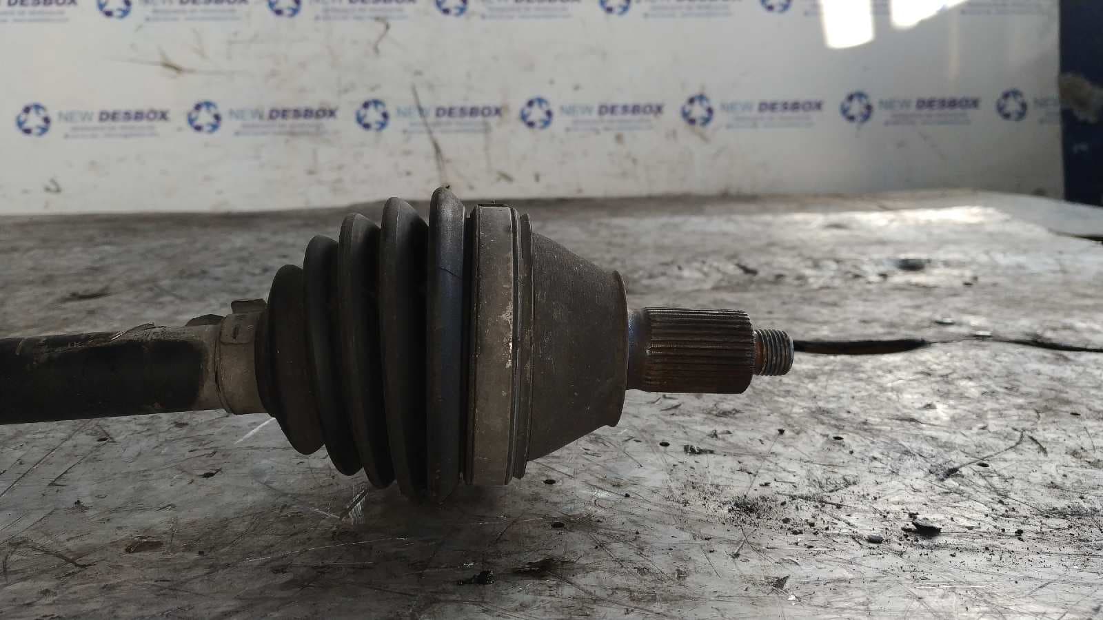 Recambio de TRANSMISION DELANTERA IZQUIERDA para SKODA FABIA (5J2 ) 1.2 CHFA referencia OEM IAM    - BLANCO 3