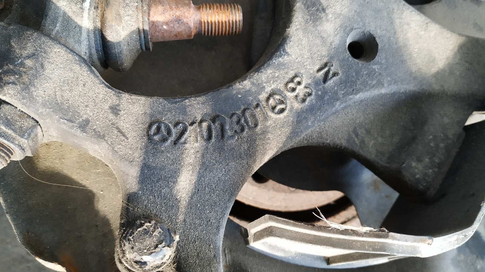 Recambio de MANGUETA DELANTERA IZQUIERDA para MERCEDES-BENZ CLASE E (W210) BERLINA DIESEL 3.0 Turbodiesel CAT 606962 referencia OEM IAM 210301   - NEGRO 2