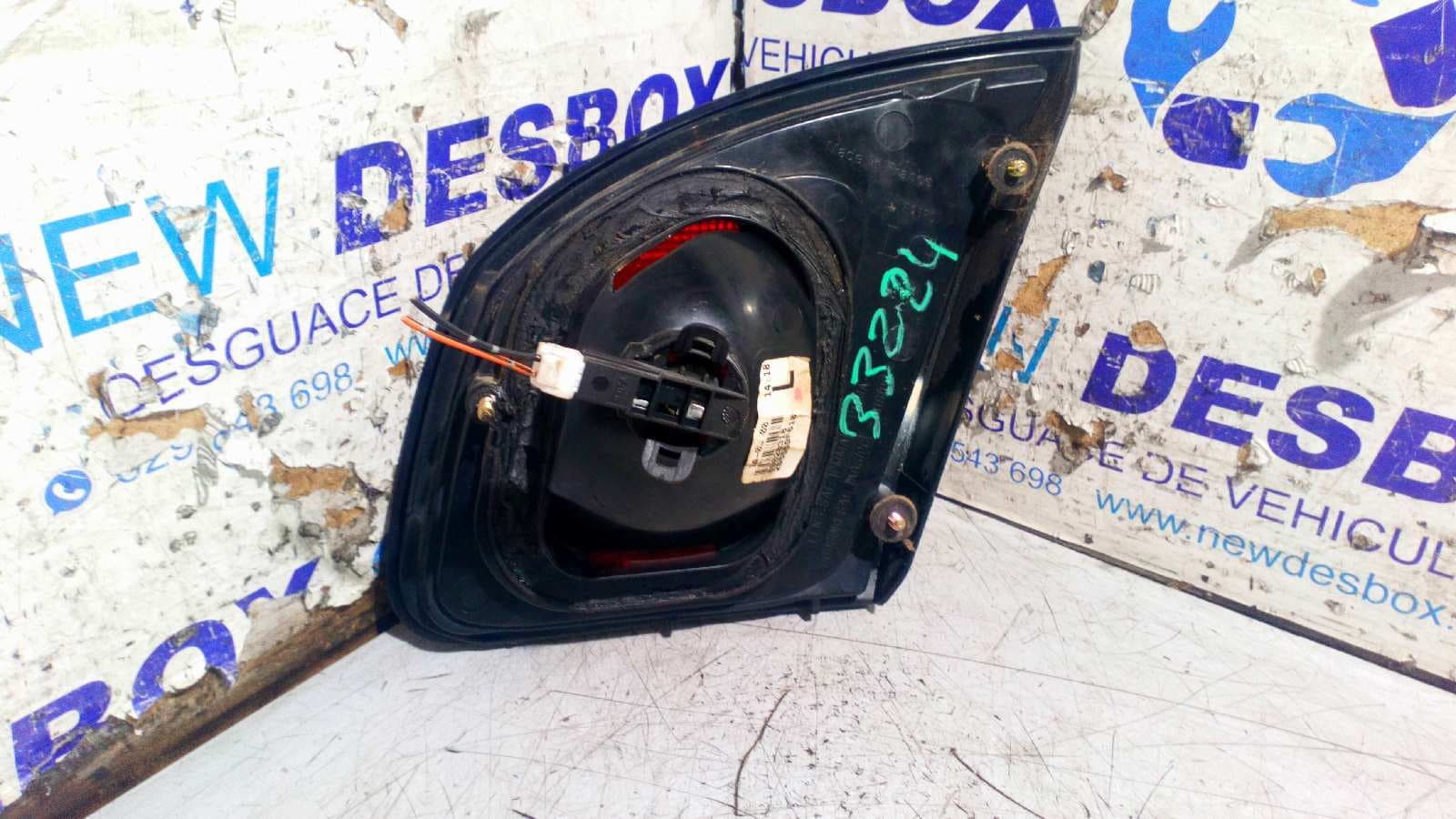 Recambio de PILOTO PORTON IZQUIERDO para NISSAN PRIMERA BERLINA (P11) 2.0 16V CAT SR20 referencia OEM IAM 89020318   - GRIS 3
