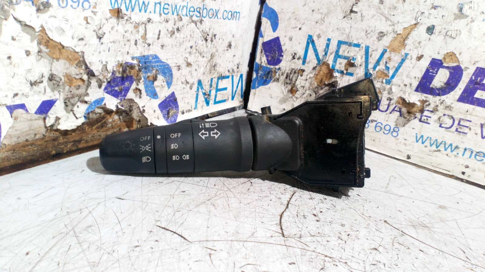 Recambio de MANDO LUCES para NISSAN TERRANO/TERRANO.II (R20) 2.7 Turbodiesel TD27 referencia OEM IAM 25540   - BLANCO