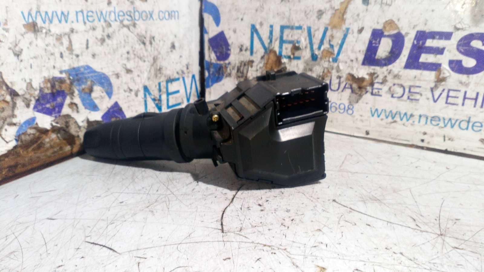 Recambio de MANDO LIMPIA para NISSAN TERRANO/TERRANO.II (R20) 2.7 Turbodiesel TD27 referencia OEM IAM 25260   - BLANCO 4