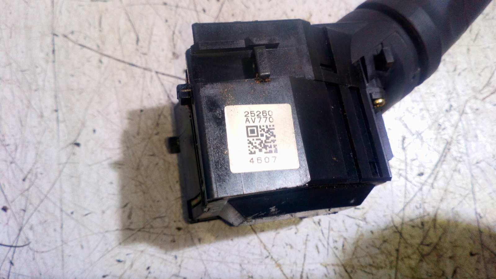 Recambio de MANDO LIMPIA para NISSAN TERRANO/TERRANO.II (R20) 2.7 Turbodiesel TD27 referencia OEM IAM 25260   - BLANCO 3