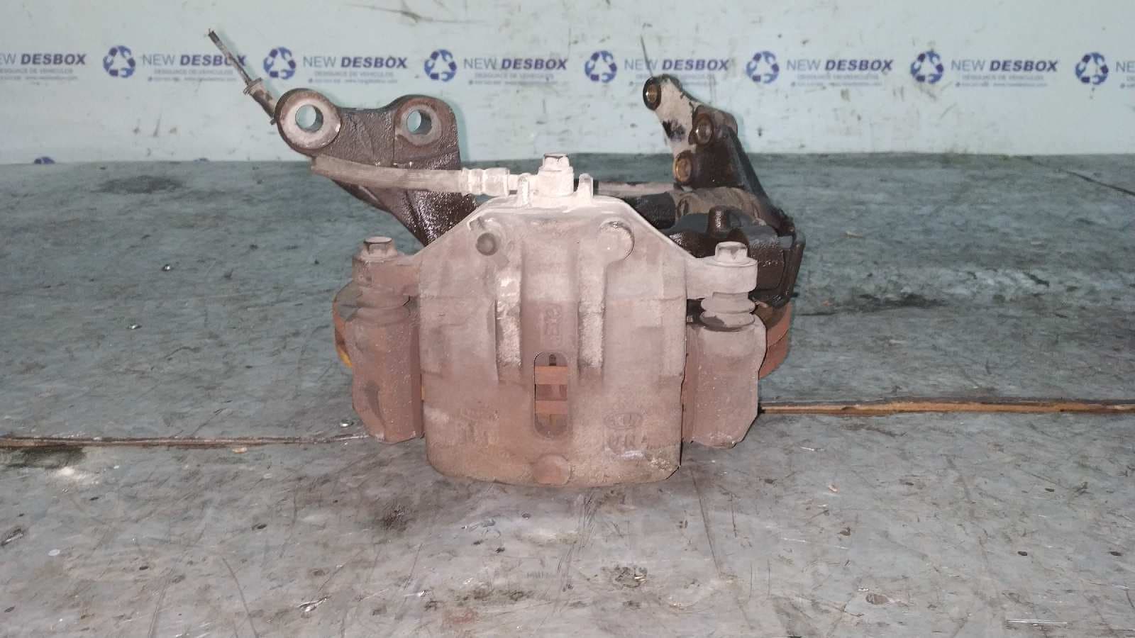 Recambio de MANGUETA DELANTERA DERECHA para KIA CARENS (UN) 2.0 CRDi D4EA referencia OEM IAM FA10   - NEGRO 2