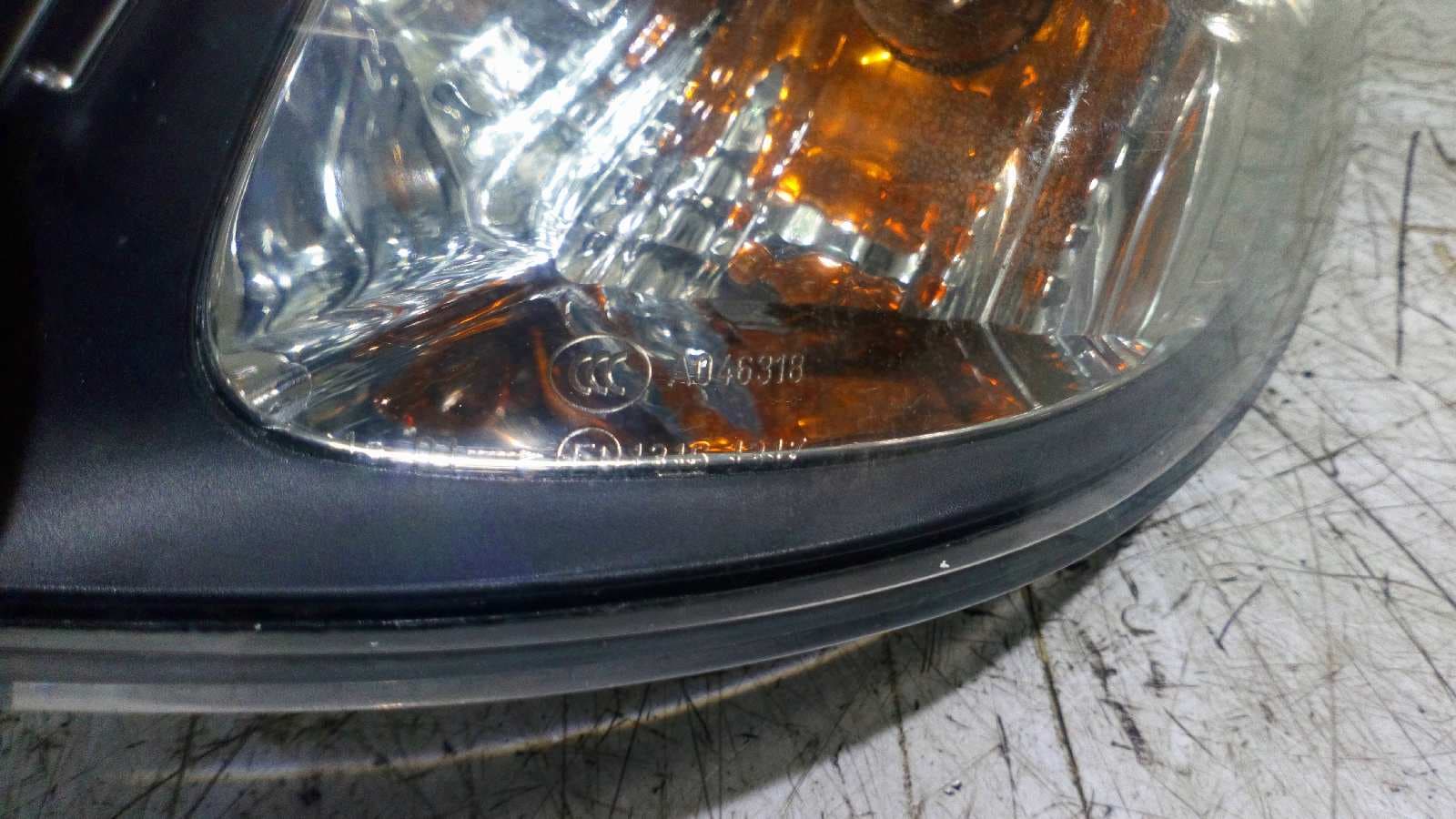 Recambio de PILOTO DELANTERO IZQUIERDO para BMW SERIE 3 BERLINA (E46) 2.0 16V Diesel CAT D-204D4 referencia OEM IAM A046318   - NEGRO 3