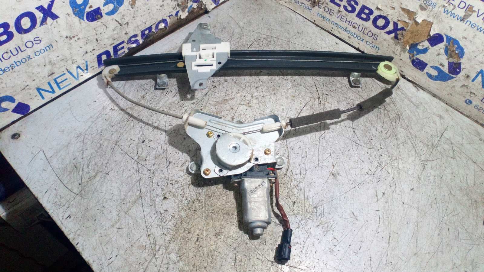 Recambio de ELEVALUNAS TRASERO DERECHO para SSANGYONG REXTON D27DT referencia OEM IAM 8810008011   - NEGRO 2