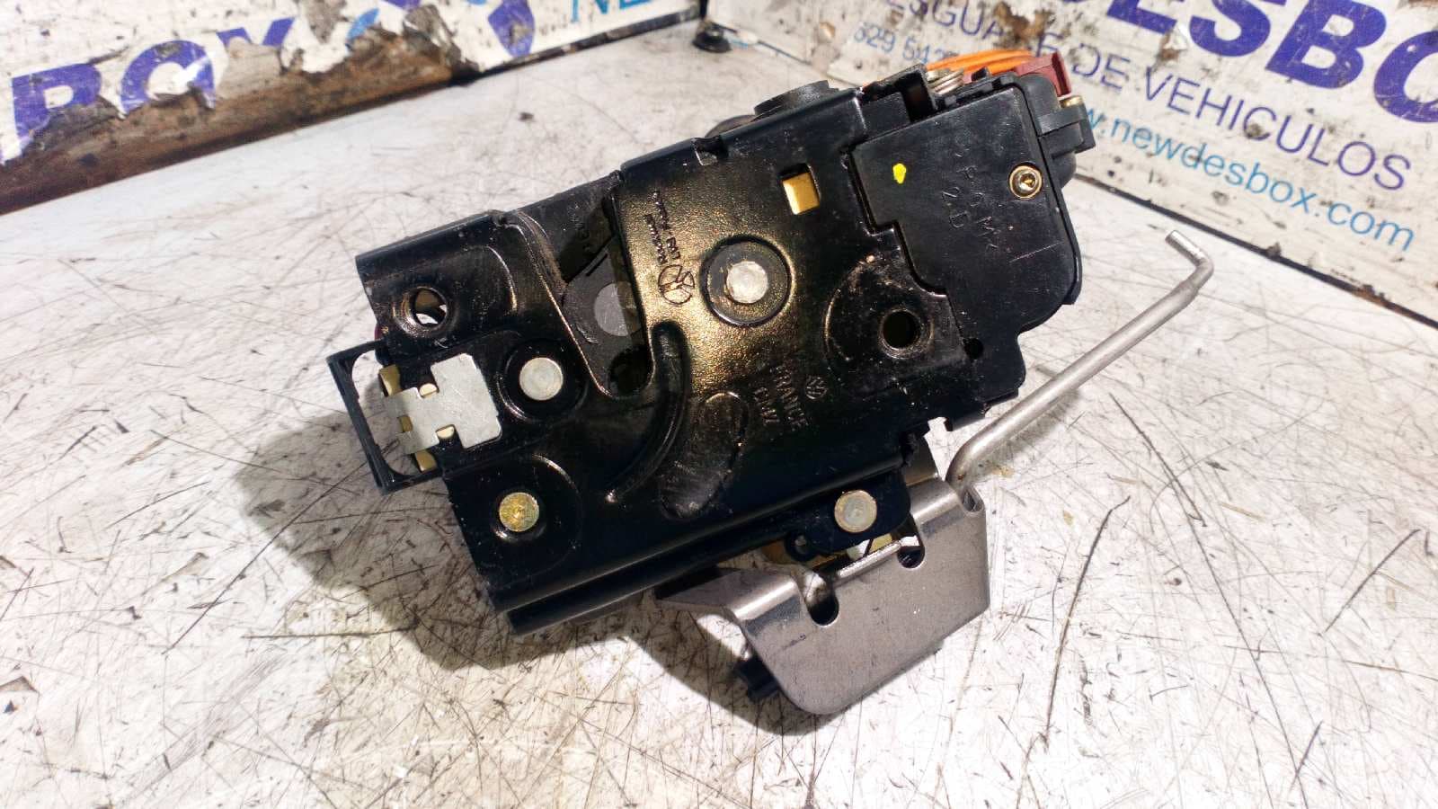Recambio de CERRADURA PUERTA TRASERA DERECHA para AUDI A4 BERLINA (8E) AWX referencia OEM IAM 4B0839016D   - AZUL 6