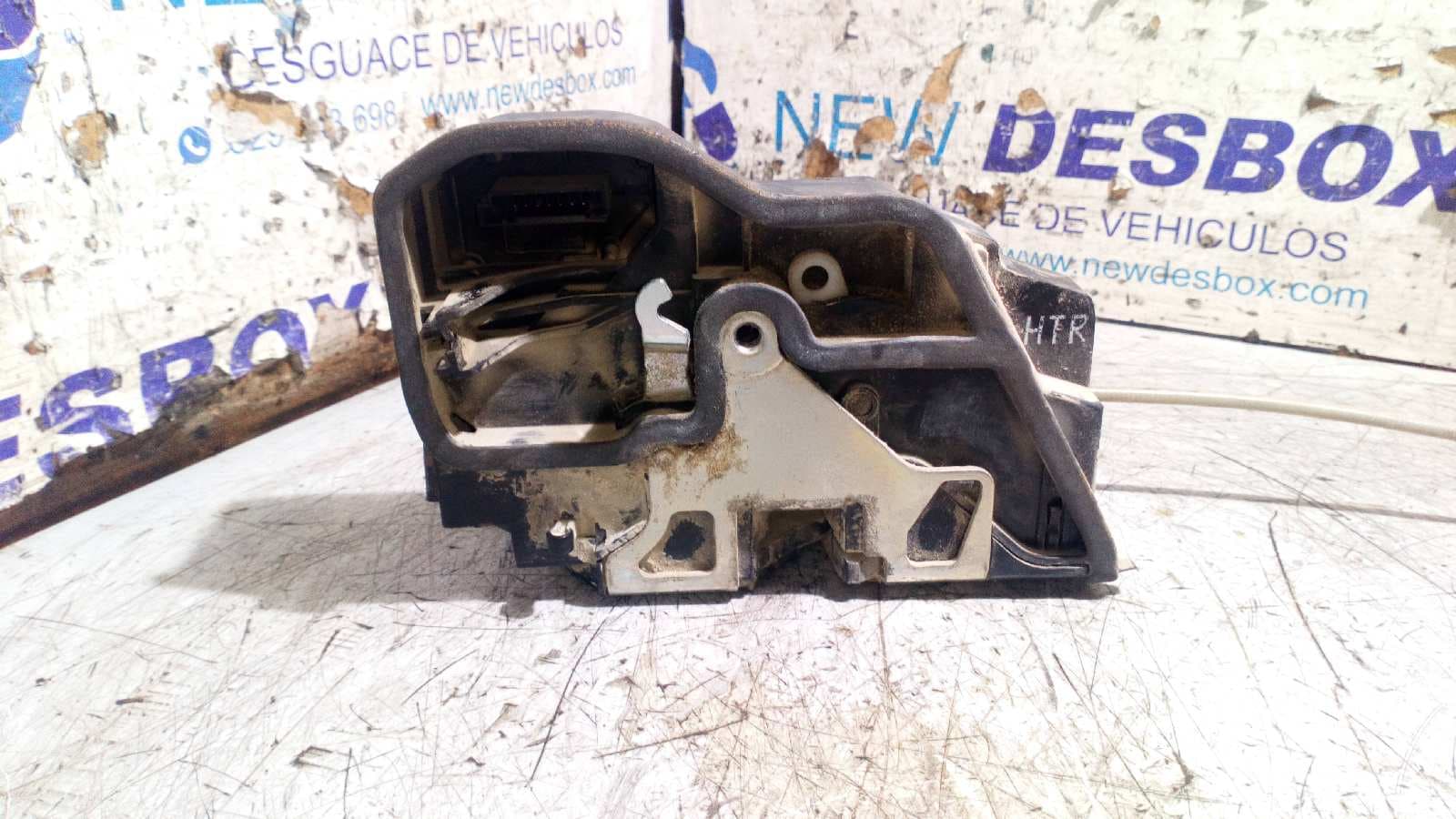 Recambio de CERRADURA PUERTA TRASERA DERECHA para BMW SERIE 1 BERLINA (E81/E87) M47N204D4 referencia OEM IAM    - GRIS 4