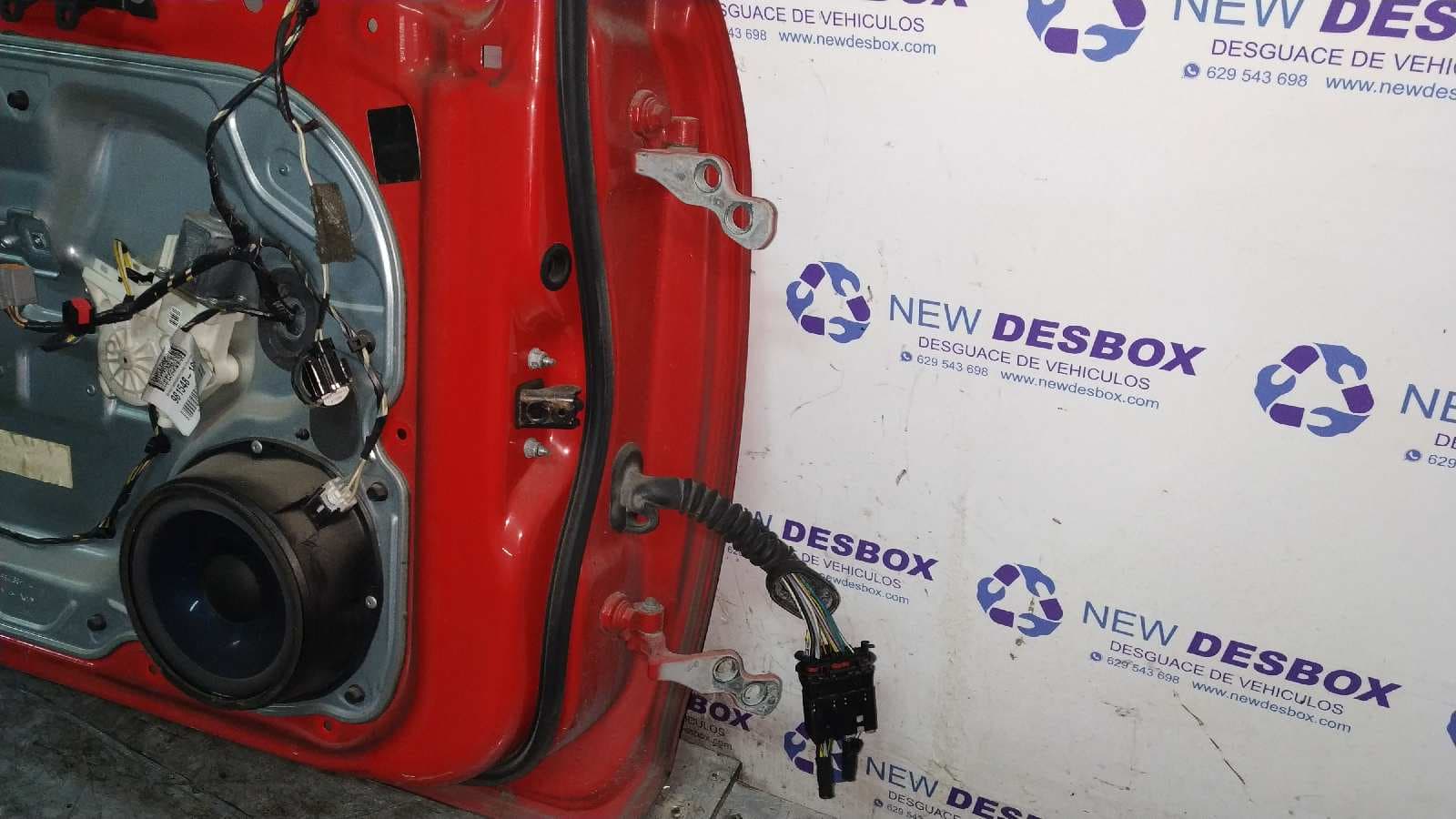 Recambio de PUERTA DELANTERA IZQUIERDA para FORD FOCUS BERLINA (CAP) G8DA referencia OEM IAM    - ROJO 4