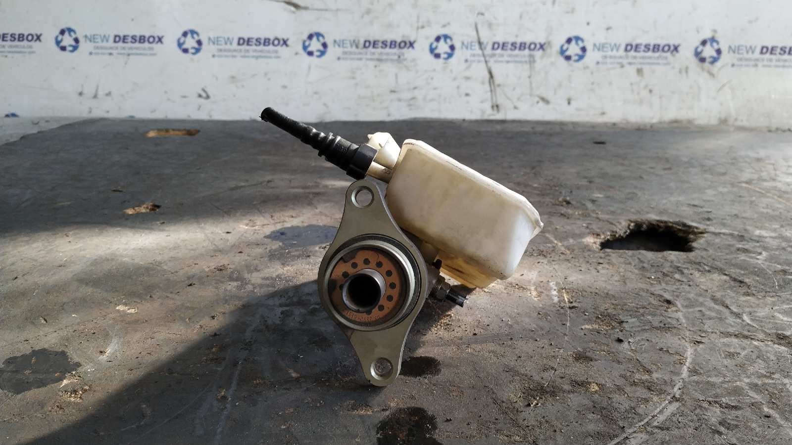 Recambio de BOMBA FRENO para FORD FOCUS BERLINA (CAP) Ghia G8DA referencia OEM IAM 03350891031   - ROJO 2