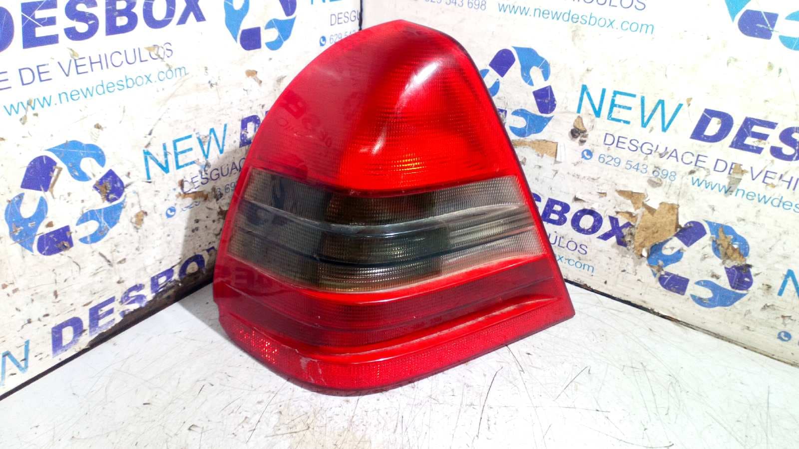 Recambio de PILOTO TRASERO IZQUIERDO para MERCEDES-BENZ CLASE C (W202) BERLINA 2.5 20V Turbodiesel CAT 605960 referencia OEM IAM 2028200964L   - GRANATE