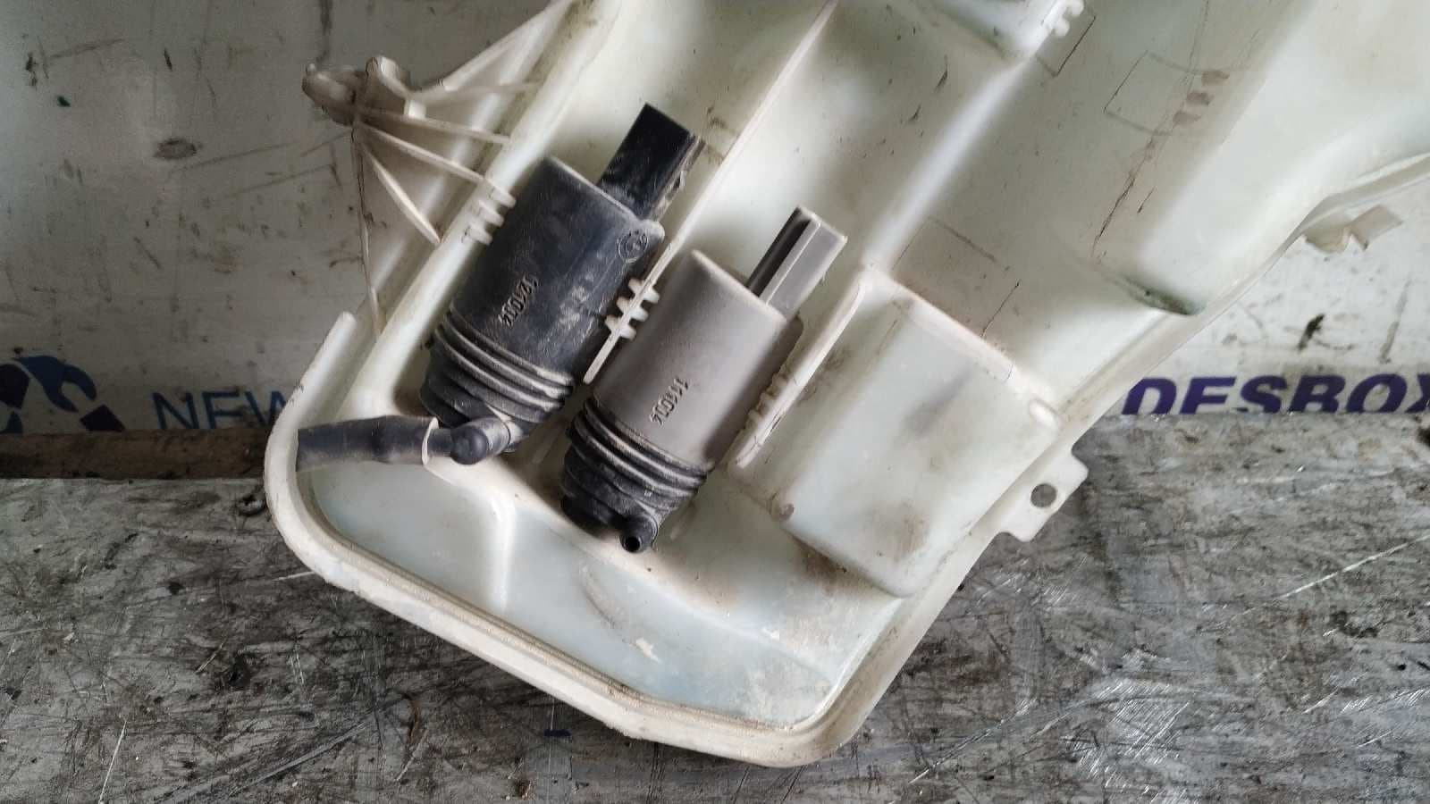 Recambio de DEPOSITO LIMPIA para BMW SERIE 1 BERLINA (E81/E87) 2.0 16V Diesel CAT M47N204D4 referencia OEM IAM 712423109   - GRIS 3