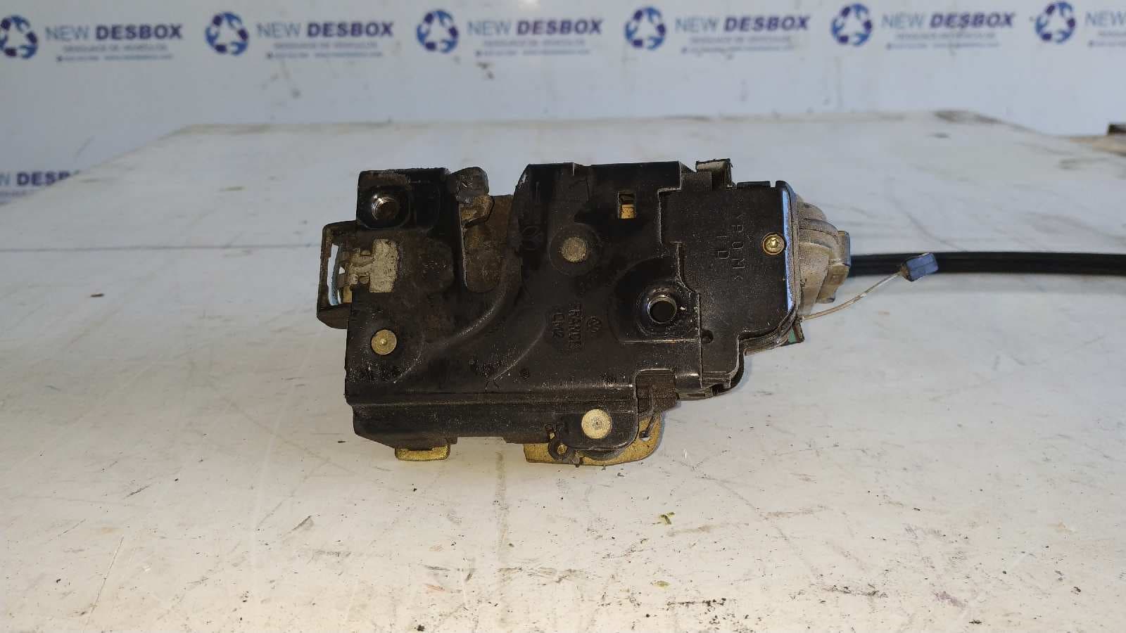 Recambio de CERRADURA PUERTA DELANTERA DERECHA para VOLKSWAGEN GOLF IV BERLINA (1J1) AHF referencia OEM IAM    - BLANCO 3