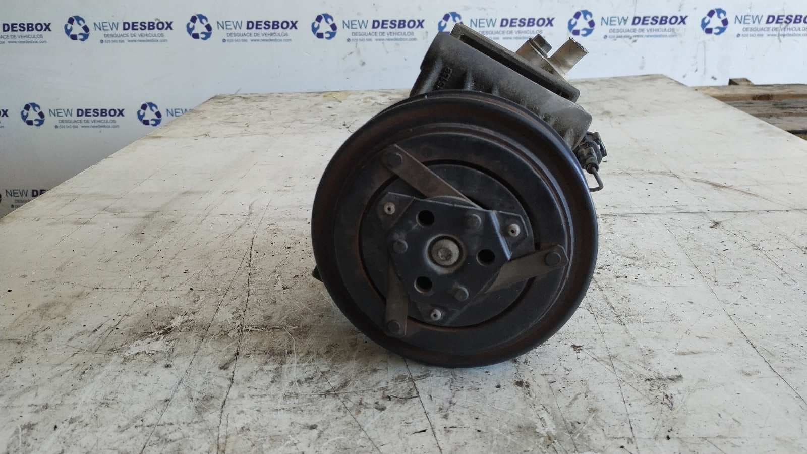Recambio de COMPRESOR AIRE ACONDICIONADO para NISSAN PRIMERA BERLINA (P12) 1.6 CAT QG16       referencia OEM IAM 926009F501   - GRIS