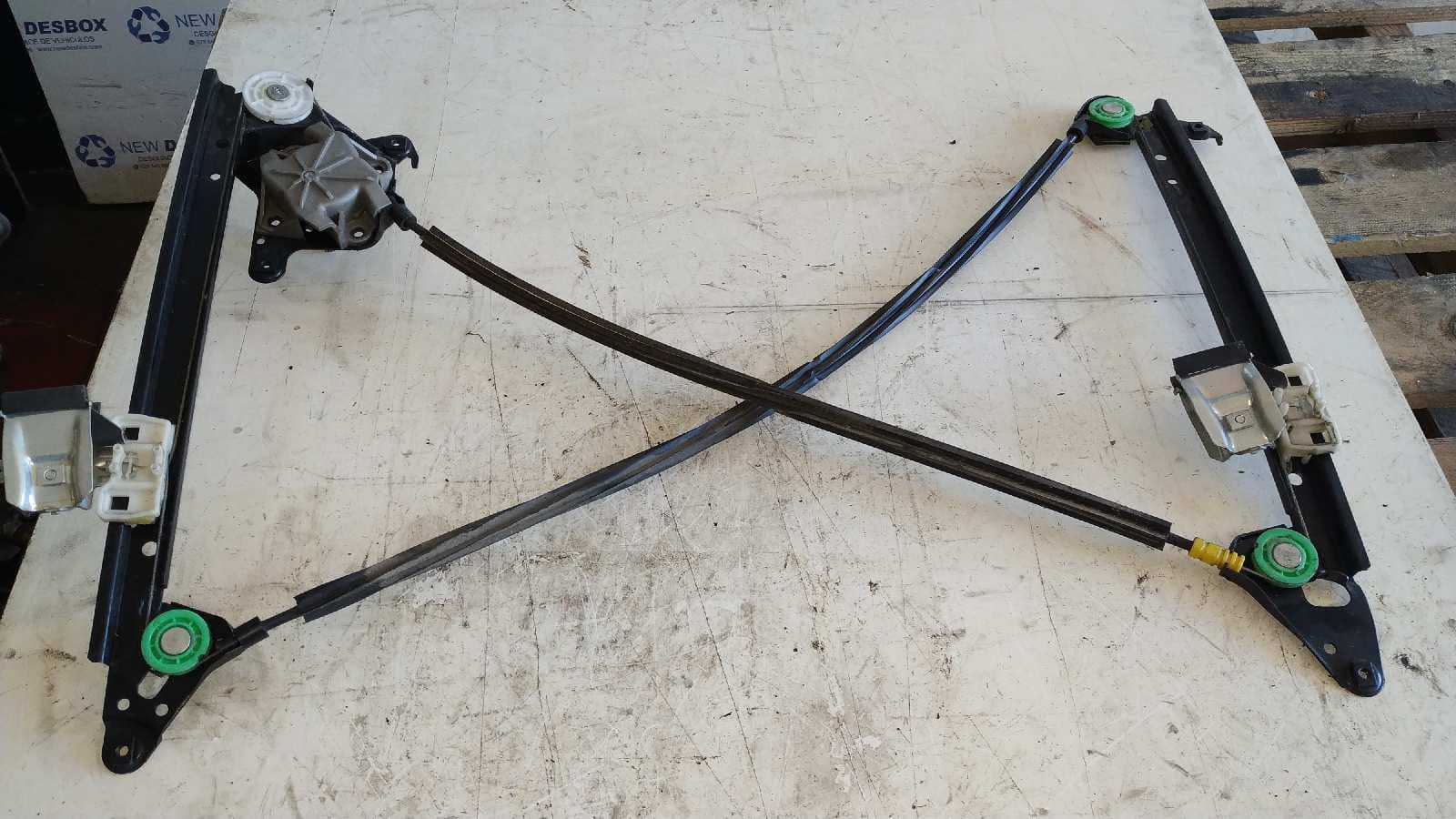 Recambio de ELEVALUNAS TRASERO IZQUIERDO para FORD GALAXY (VY) Ambiente AUY referencia OEM IAM YM21A27001BA   - ROJO 2