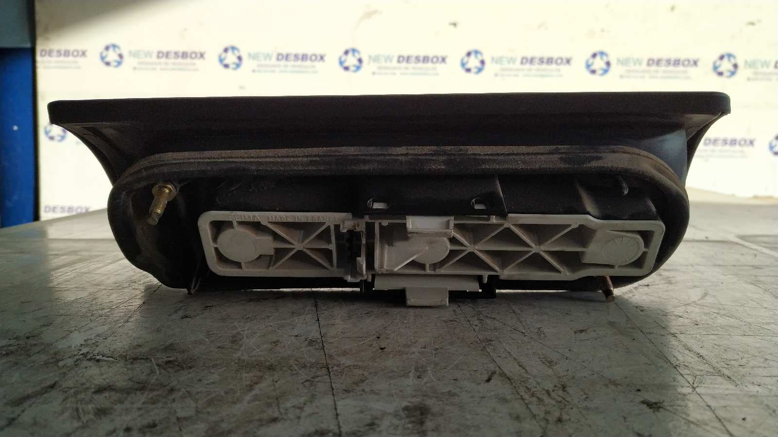 Recambio de PILOTO TRASERO DERECHO para RENAULT RAPID/EXPRESS (F40) 1.4 Básico Familiar CAT (F407) C1J referencia OEM IAM 20990D   - BEIGE 3