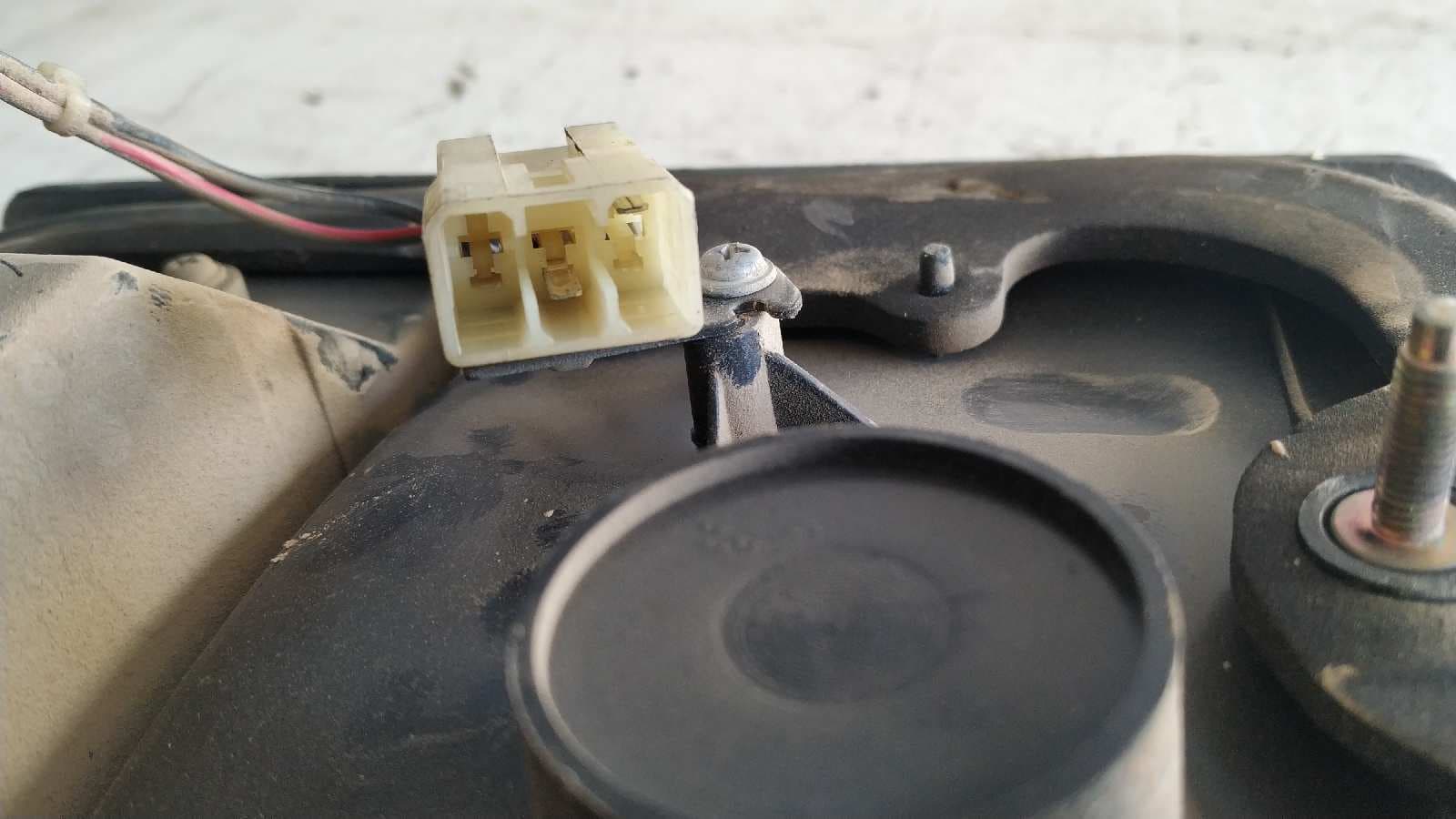 Recambio de PILOTO PORTON DERECHO para SSANGYONG MUSSO 2.3 Turbodiesel CAT referencia OEM IAM    - GRIS 2