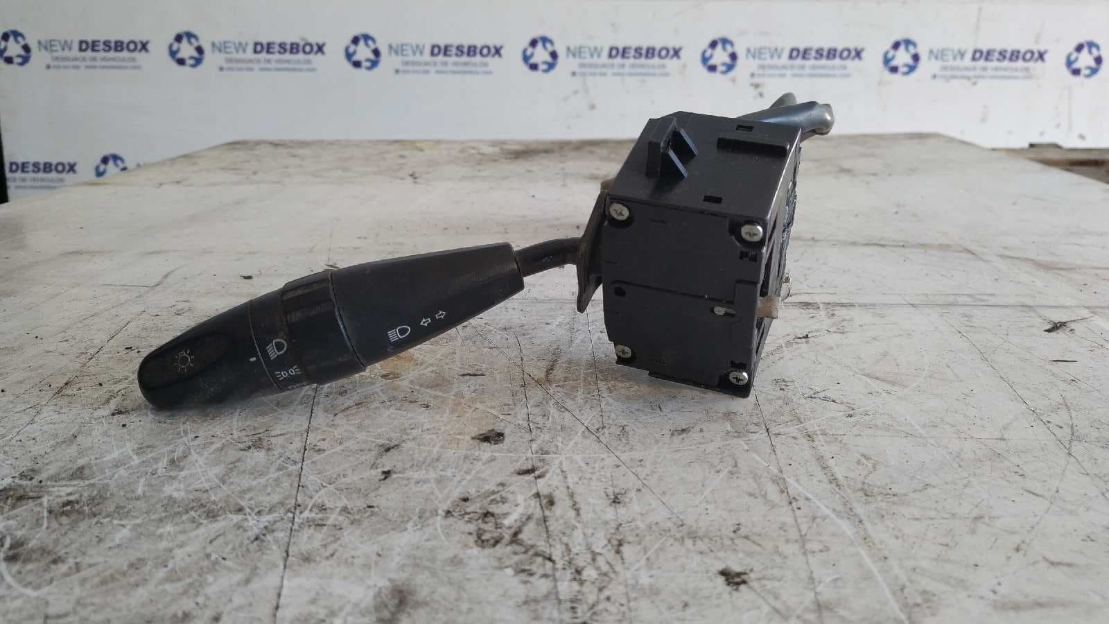 Recambio de MANDO INTERMITENTES para SSANGYONG MUSSO 2.3 Turbodiesel CAT referencia OEM IAM 66231A   - GRIS