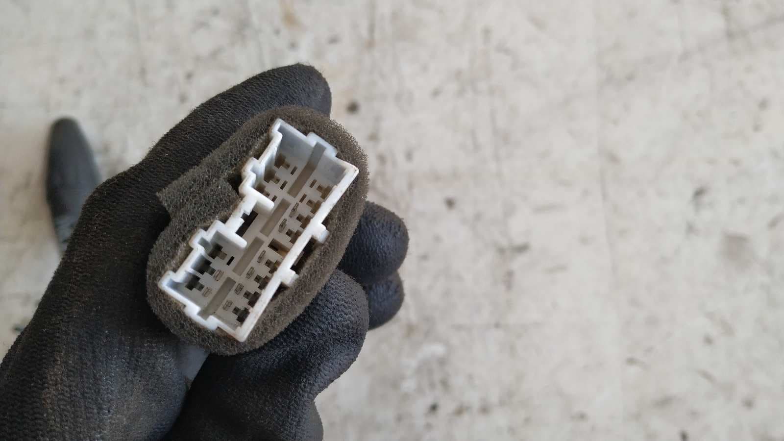 Recambio de MANDO LIMPIA para SSANGYONG MUSSO 2.3 Turbodiesel CAT referencia OEM IAM 662L   - GRIS 3